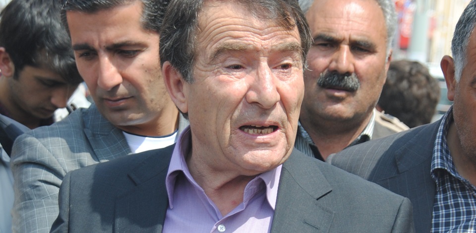 HDP Ağrı Milletvekili Halil Aksoy SSPE hastası çocukların ailelerinin açıklamasına katıldı